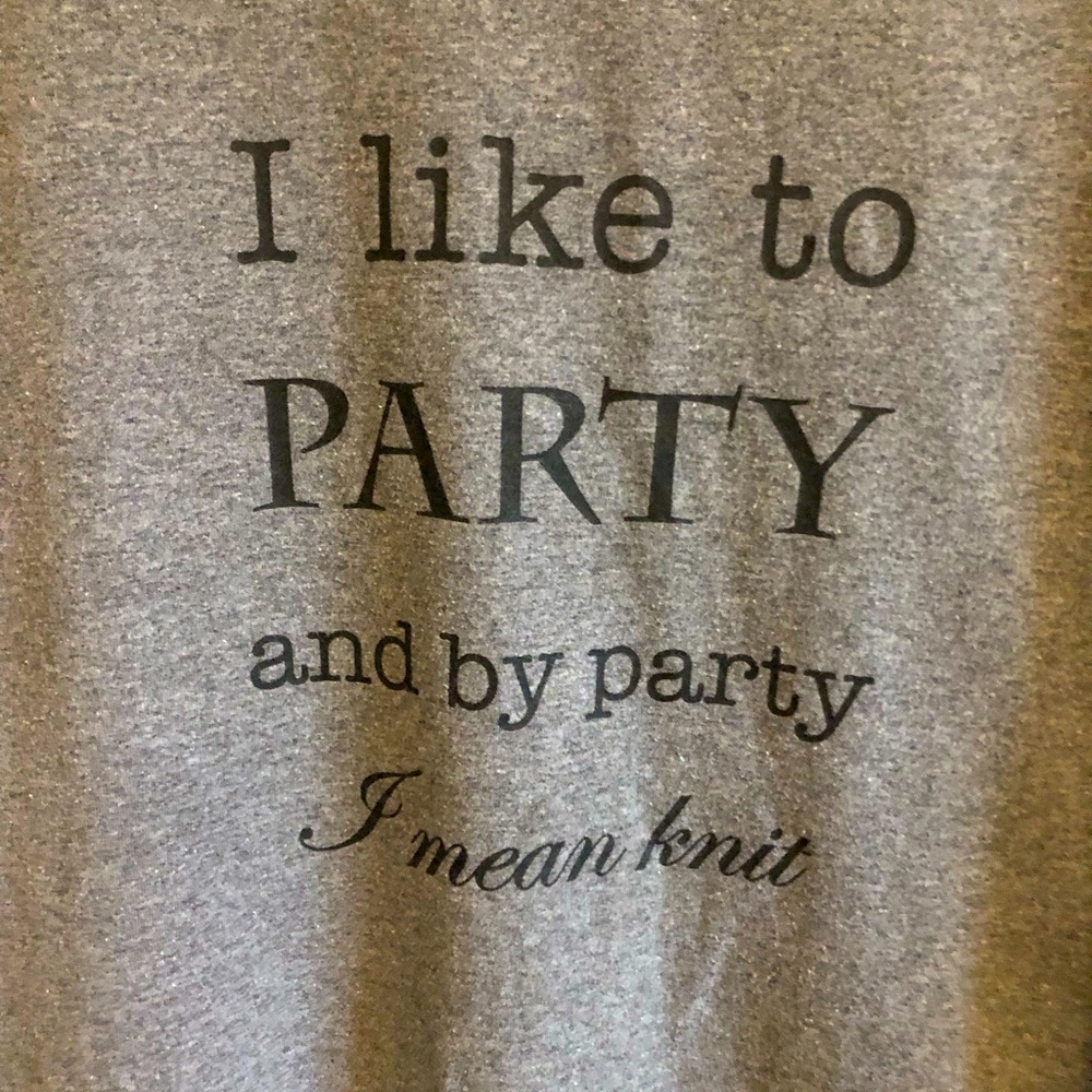✨great shape✨ Unique Knitter’s Love to Party T-shirt - XL